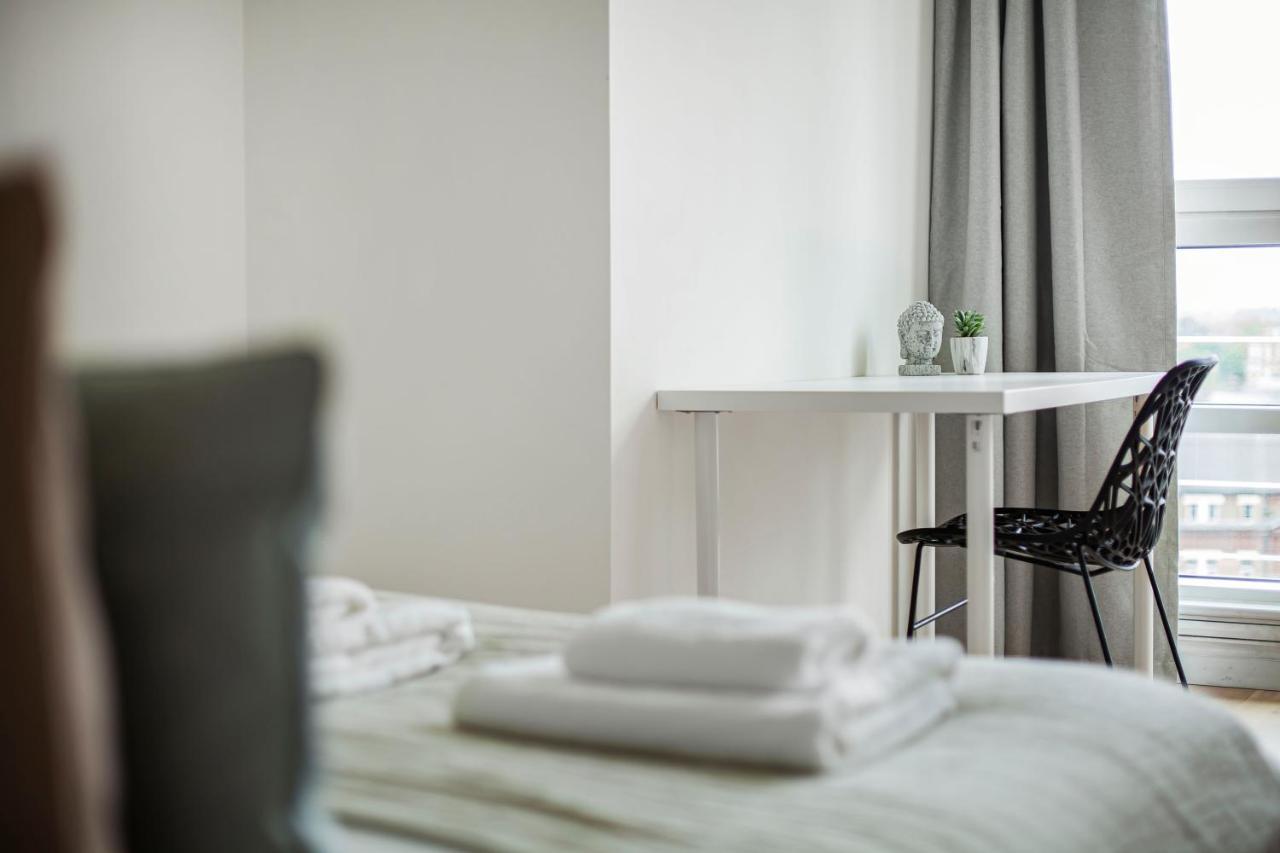 The Lambeth Apartment *